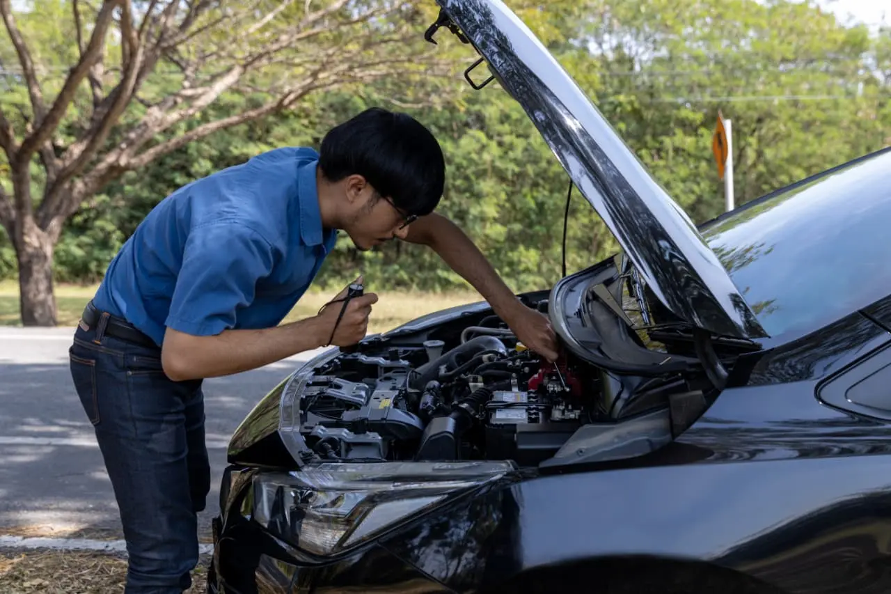 Emergency Car Battery Services in Dubai: What to Do When You’re Stranded